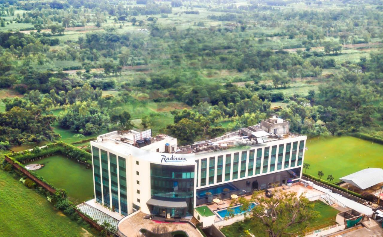 Radisson Hotel Bareilly Airport Eksteriør bilde