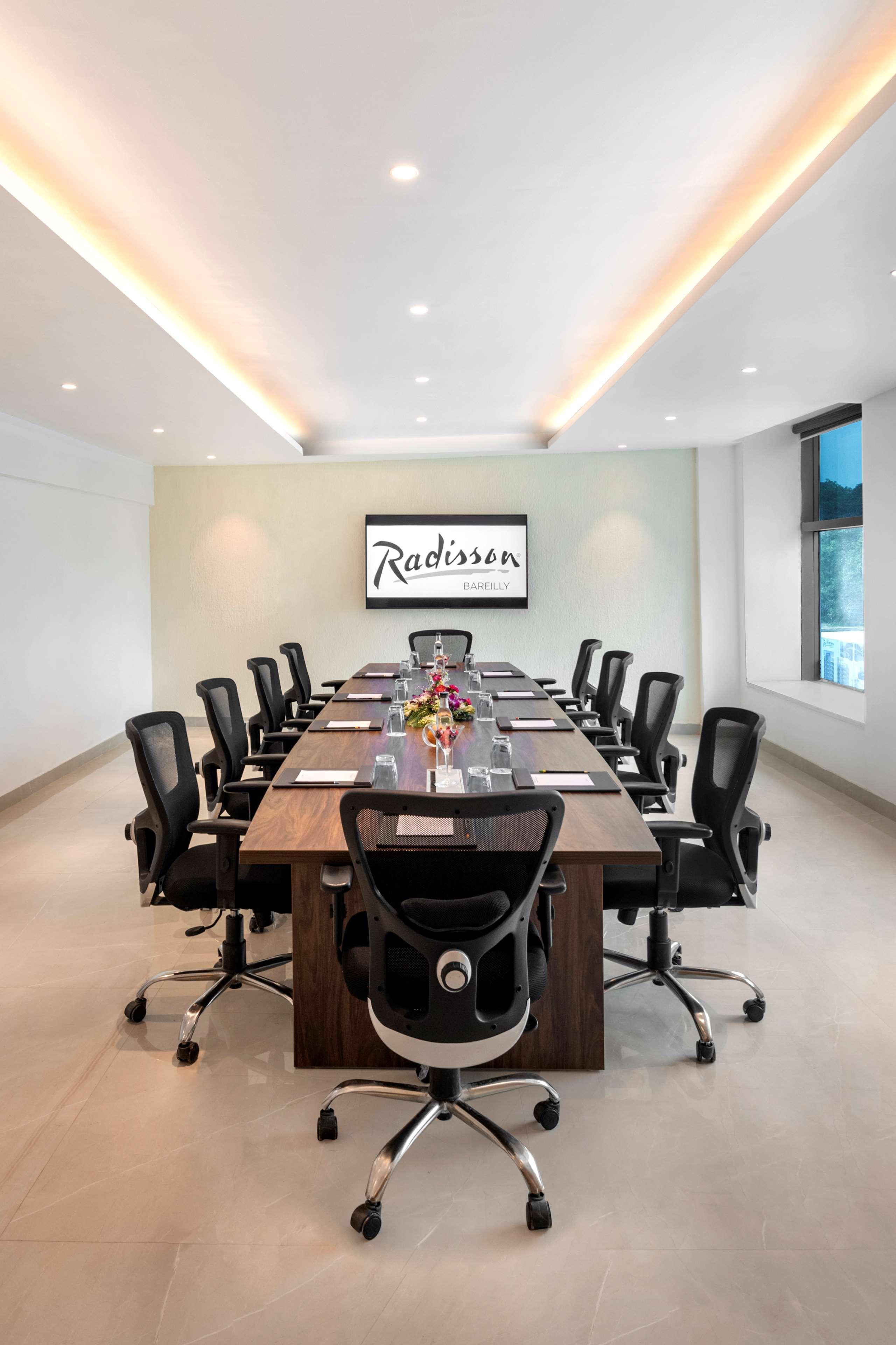 Radisson Hotel Bareilly Airport Eksteriør bilde